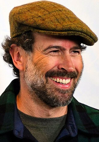 Jason Lee headshot