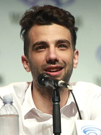 Jay Baruchel headshot
