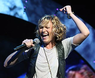 Jennifer Nettles headshot