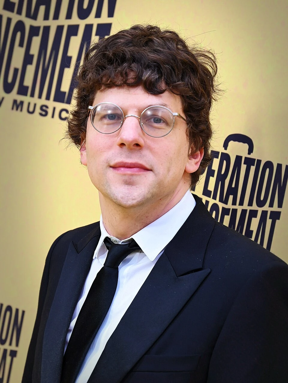 Jesse Eisenberg headshot