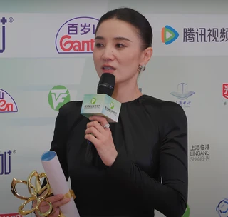 Jia Song headshot