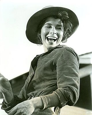 Joan Hackett headshot