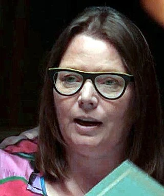 Joanna Scanlan headshot