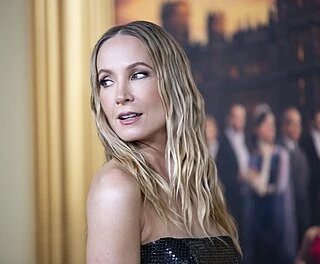 Joanne Froggatt headshot