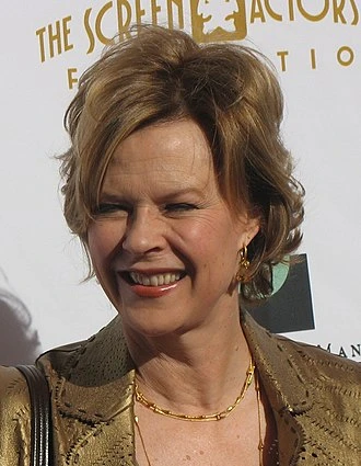 JoBeth Williams headshot