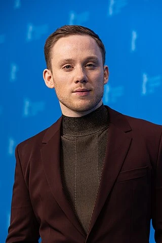 Joe Cole headshot