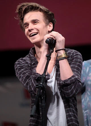 Joe Sugg headshot