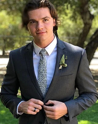 Joel Courtney headshot