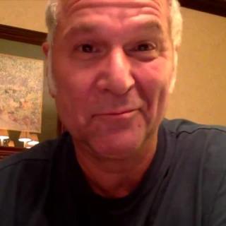 John Kapelos headshot