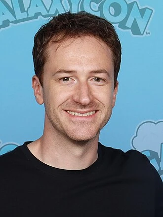 Joseph Mazzello headshot