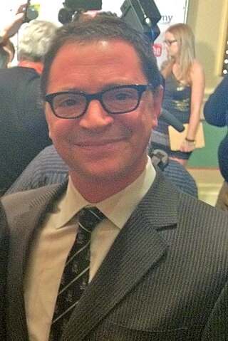 Joshua Malina headshot