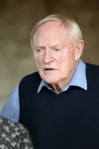 Julian Glover headshot