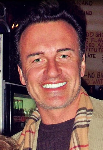 Julian McMahon headshot