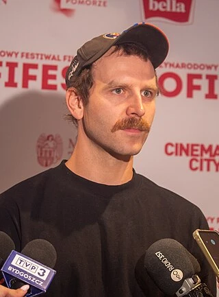 Julian Świeżewski headshot
