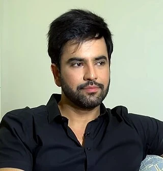 Junaid Khan headshot