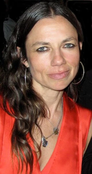 Justine Bateman headshot