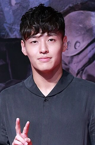 Kang Ha-neul headshot