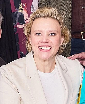 Kate McKinnon headshot
