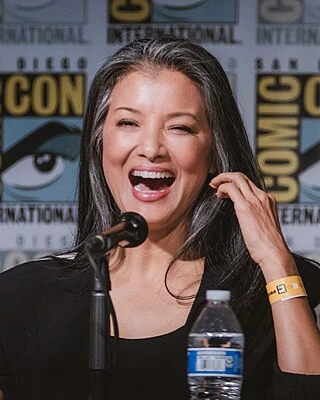 Kelly Hu headshot
