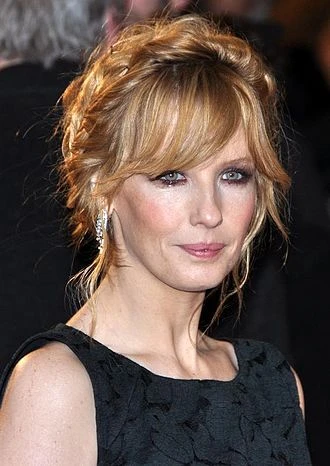 Kelly Reilly headshot