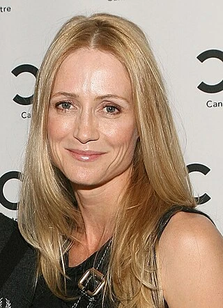 Kelly Rowan headshot