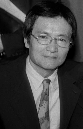Ken Ogata headshot