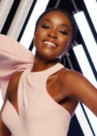 KiKi Layne headshot