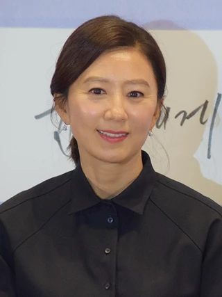 Kim Hee-ae headshot
