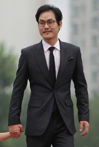 Kim Sung-kyun headshot