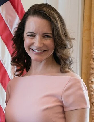 Kristin Davis headshot