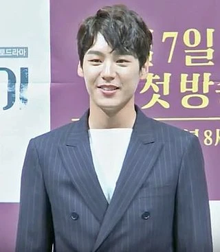 Kwak Si-yang headshot