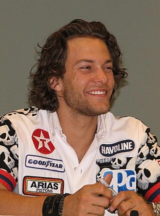 Kyle Schmid headshot