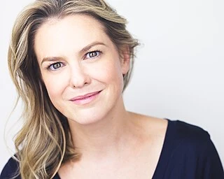 Larisa Oleynik headshot