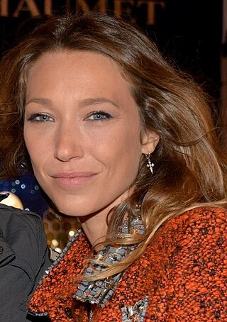 Laura Smet headshot