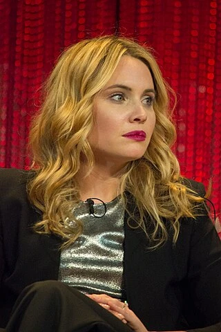 Leah Pipes headshot