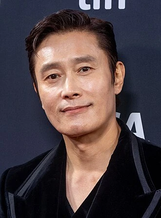 Lee Byung-hun headshot