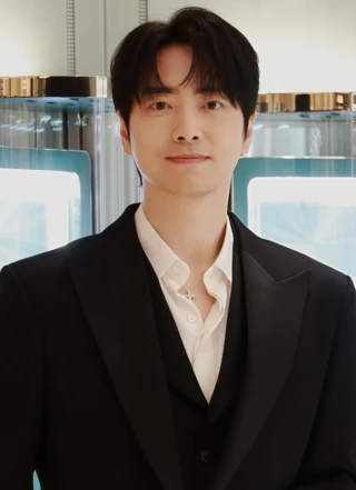 Lee Joon-hyuk headshot