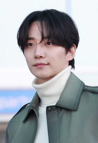 Lee Jun-ho headshot