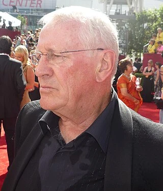 Len Cariou headshot
