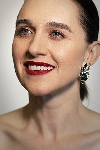 Lena Hall headshot