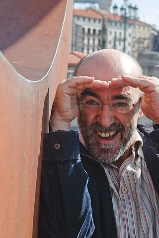 Álex Angulo headshot