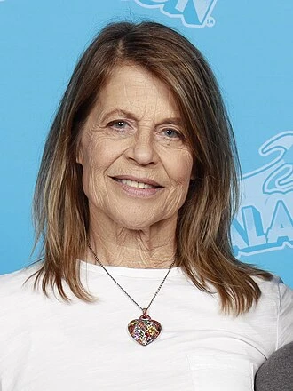 Linda Hamilton headshot