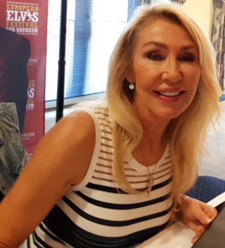 Linda Thompson headshot