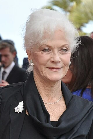 Linda Thorson headshot