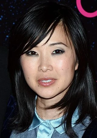 Linh Dan Pham headshot