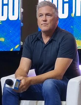 Lochlyn Munro headshot
