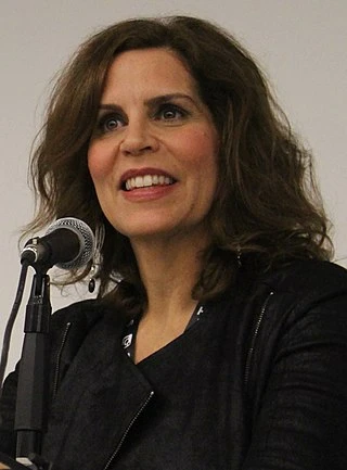 Lori Alan headshot