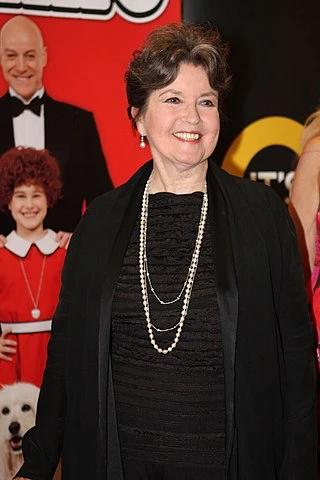 Lorraine Bayly headshot