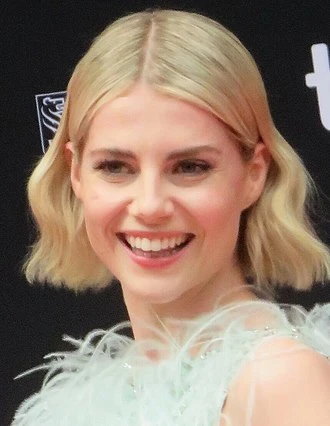 Lucy Boynton headshot