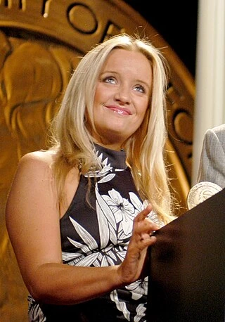 Lucy Davis headshot